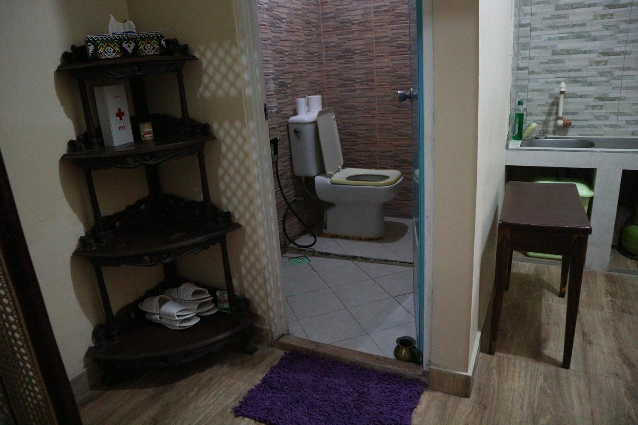 יוגיאקרטה Kembar Guesthouse מראה חיצוני תמונה