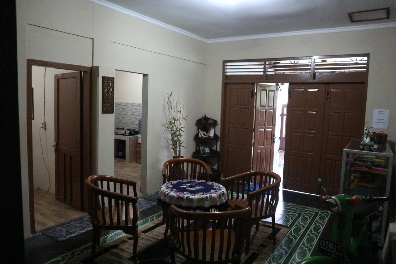 יוגיאקרטה Kembar Guesthouse מראה חיצוני תמונה