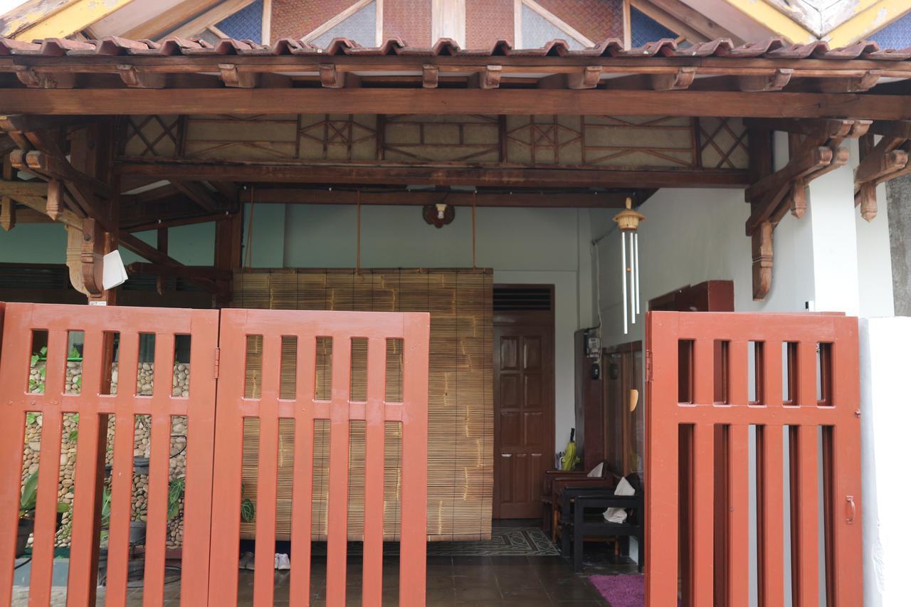 יוגיאקרטה Kembar Guesthouse מראה חיצוני תמונה